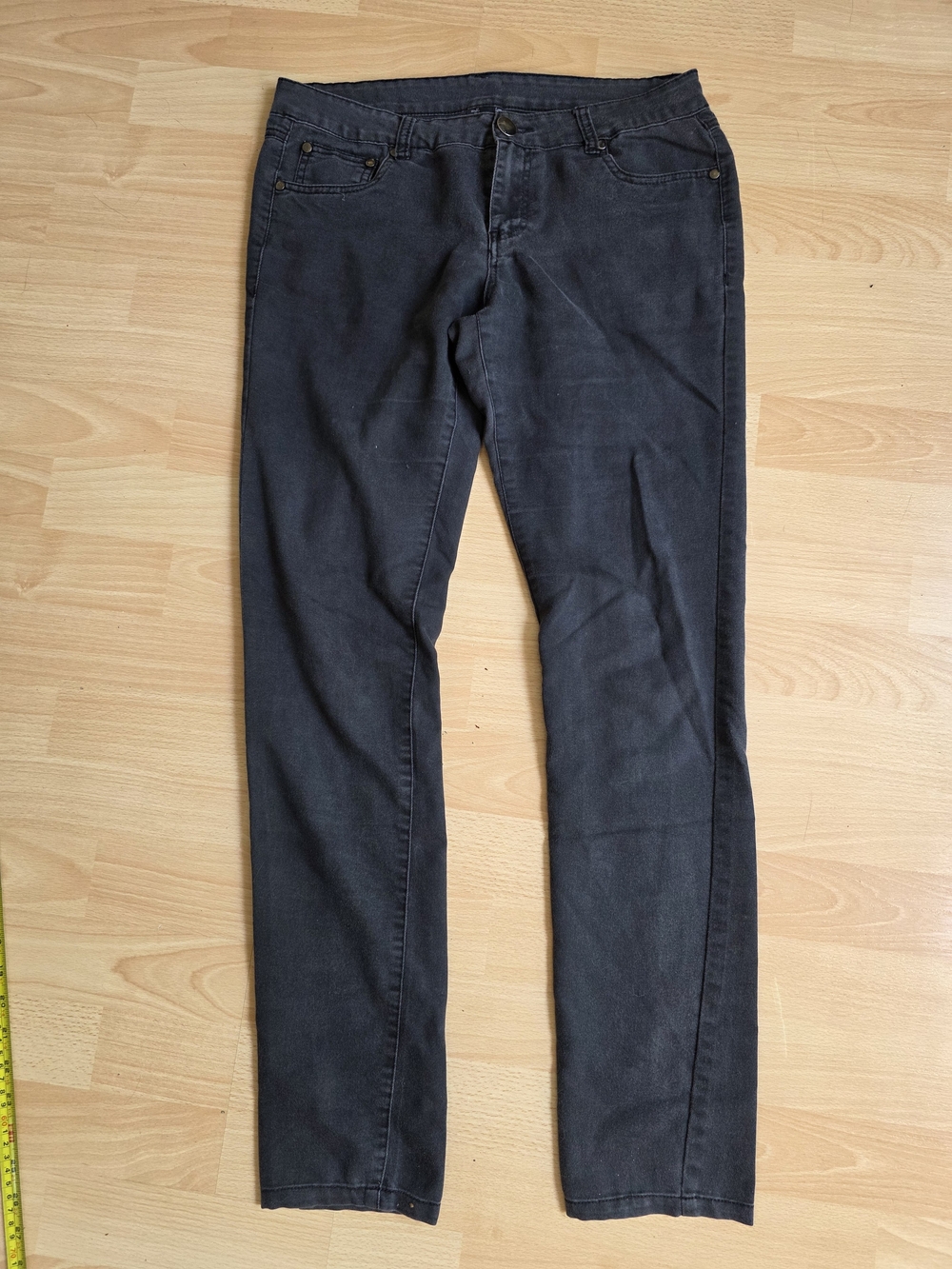 Women’s Skinny Jeans in Black - Sleek Everyday Style